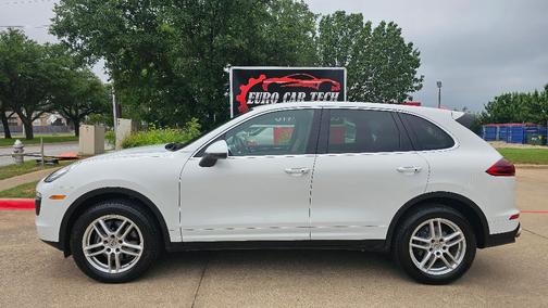 2016 Porsche Cayenne Base