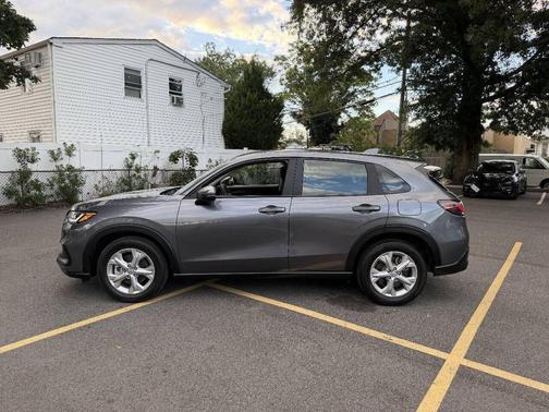Modern Steel Metallic 2023 Honda HR-V LX
