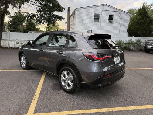 Modern Steel Metallic 2023 Honda HR-V LX
