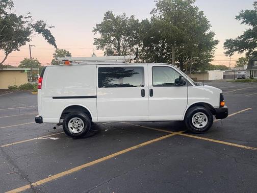 2011 Chevrolet Express 2500 Work Van