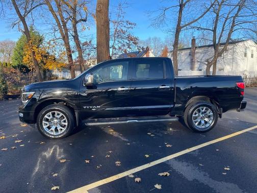 2021 Nissan Titan SL