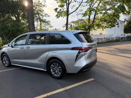 Silver 2022 Toyota Sienna LE