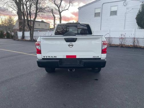 2022 Nissan Titan S