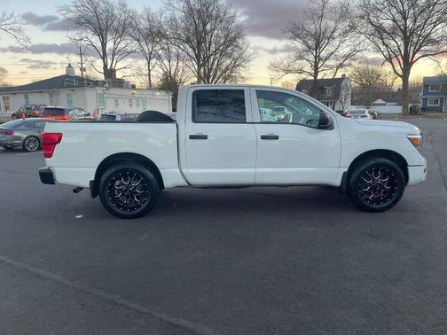 2022 Nissan Titan S