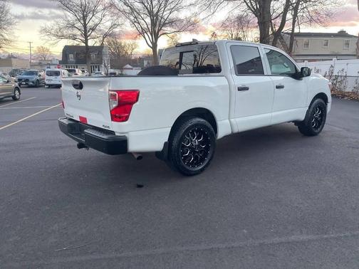 2022 Nissan Titan S