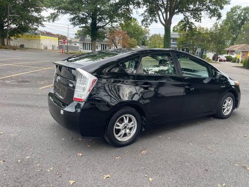 2010 Toyota Prius III