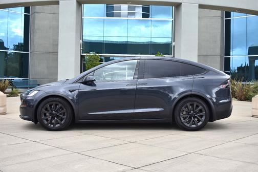 2024 Tesla Model X Long Range