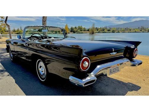 1957 Ford Thunderbird 