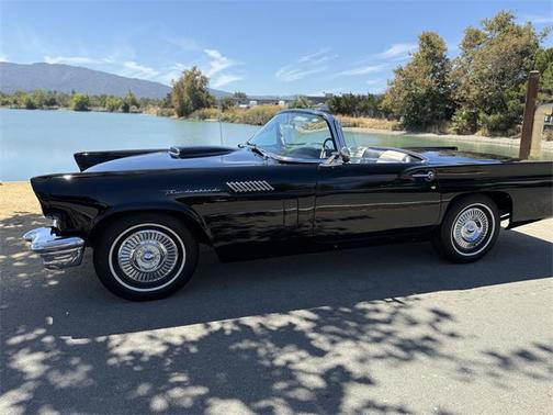 1957 Ford Thunderbird 