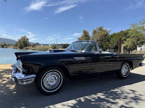 1957 Ford Thunderbird 