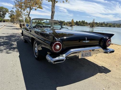 1957 Ford Thunderbird 
