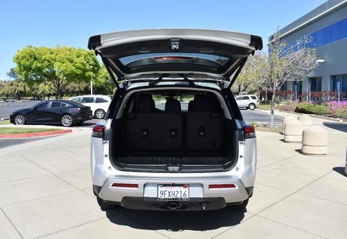 2023 Nissan Pathfinder Platinum