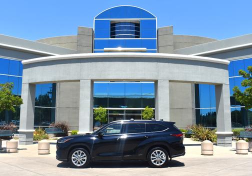 2022 Toyota Highlander Hybrid Limited