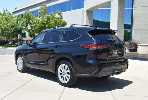 2022 Toyota Highlander Hybrid Limited