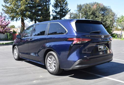 2021 Toyota Sienna XLE 7 Passenger
