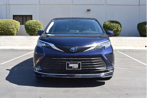 2021 Toyota Sienna XLE 7 Passenger