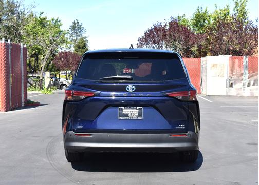 2021 Toyota Sienna XLE 7 Passenger