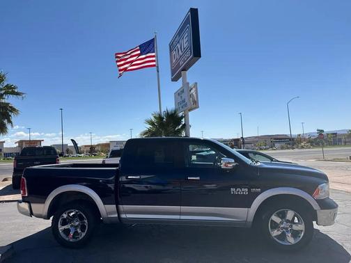 True Blue Pearlcoat 2017 RAM 1500 Laramie
