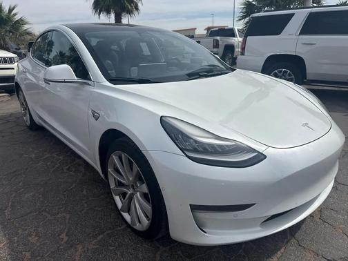 Pearl White Multi-Coat 2019 Tesla Model 3 Mid Range