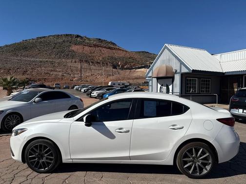 2015 Mazda Mazda3 i Sport