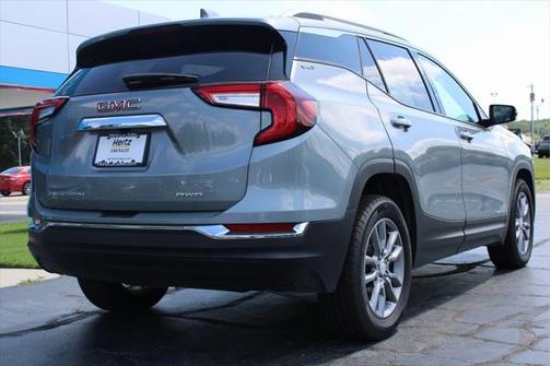 2024 GMC Terrain SLT