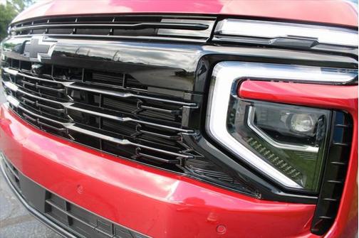 2025 Chevrolet Suburban RST