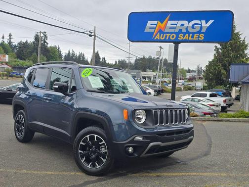 Slate Blue Pearlcoat 2023 Jeep Renegade Latitude