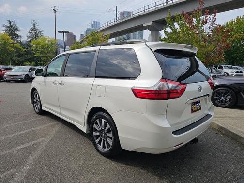 2020 Toyota Sienna Limited Premium