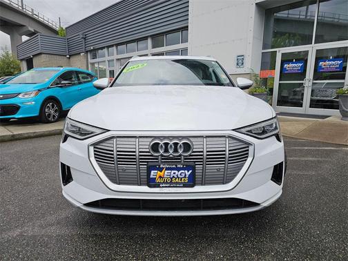 2022 Audi e-tron Premium Plus