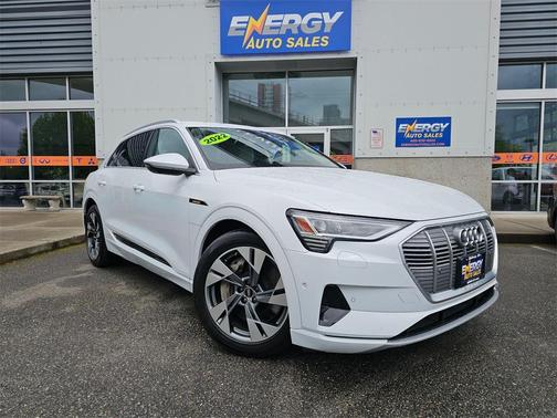 2022 Audi e-tron Premium Plus