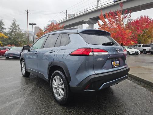 2023 Toyota Corolla Cross LE