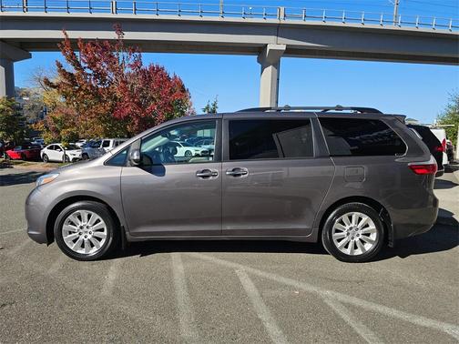 2016 Toyota Sienna Limited Premium
