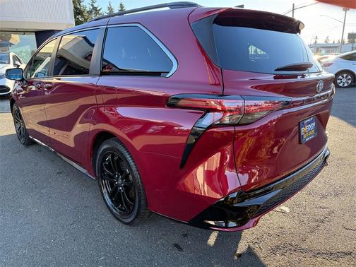 2021 Toyota Sienna XSE 7 Passenger
