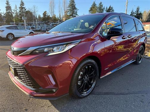 2021 Toyota Sienna XSE 7 Passenger