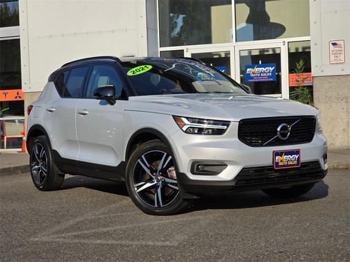2021 Volvo XC40 T5 R-Design