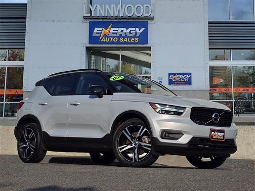 2021 Volvo XC40 T5 R-Design