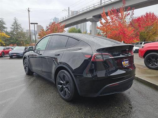 2025 Tesla Model Y Long Range