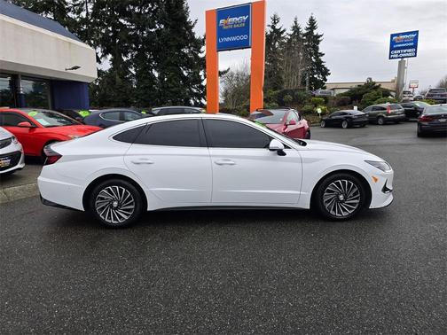 2023 Hyundai SONATA Hybrid Limited
