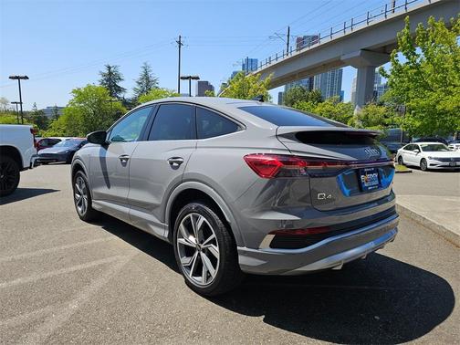 2024 Audi Q4 e-tron 50 Premium Plus