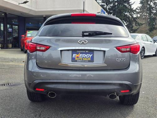 2016 INFINITI QX70 Base