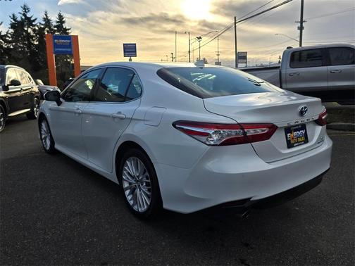 2018 Toyota Camry Hybrid XLE