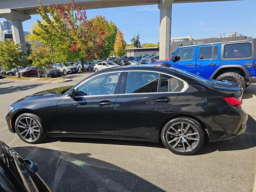 2019 BMW 330 i xDrive