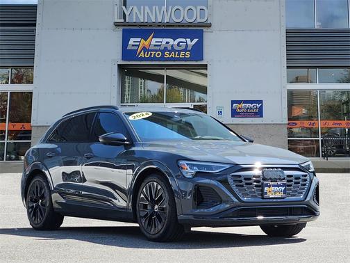 2024 Audi Q8 e-tron Premium