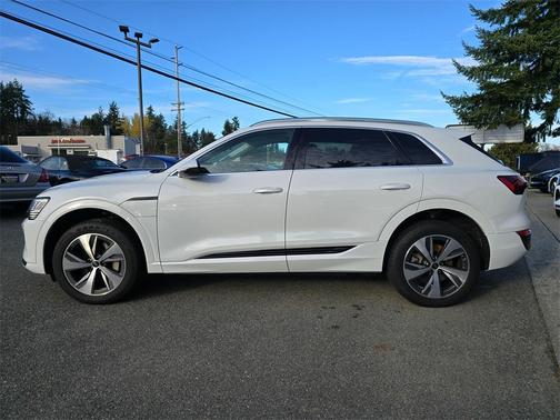 2024 Audi Q8 e-tron Premium