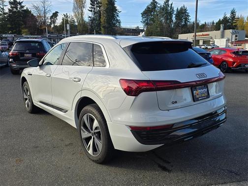 2024 Audi Q8 e-tron Premium