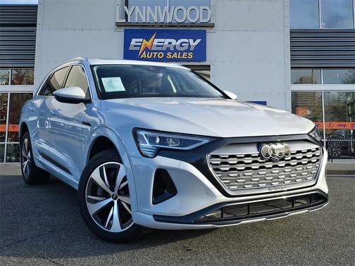 2024 Audi Q8 e-tron Premium
