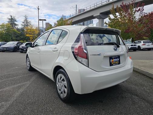 2016 Toyota Prius c Two