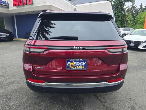 Velvet Red Pearlcoat 2022 Jeep Grand Cherokee 4xe Base