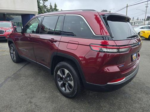 Velvet Red Pearlcoat 2022 Jeep Grand Cherokee 4xe Base