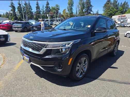 Cherry Black 2021 Kia Seltos S